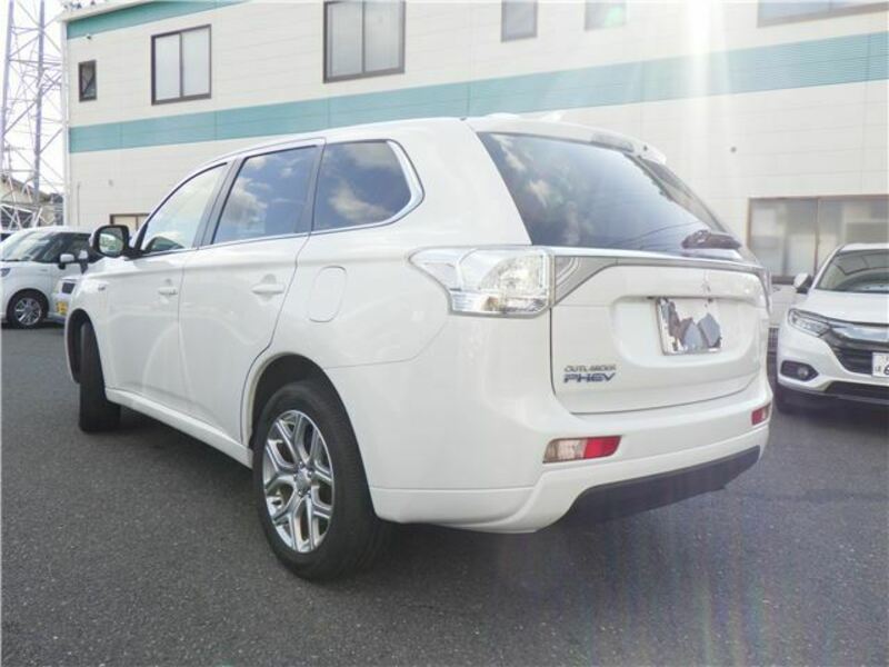 OUTLANDER PHEV-2