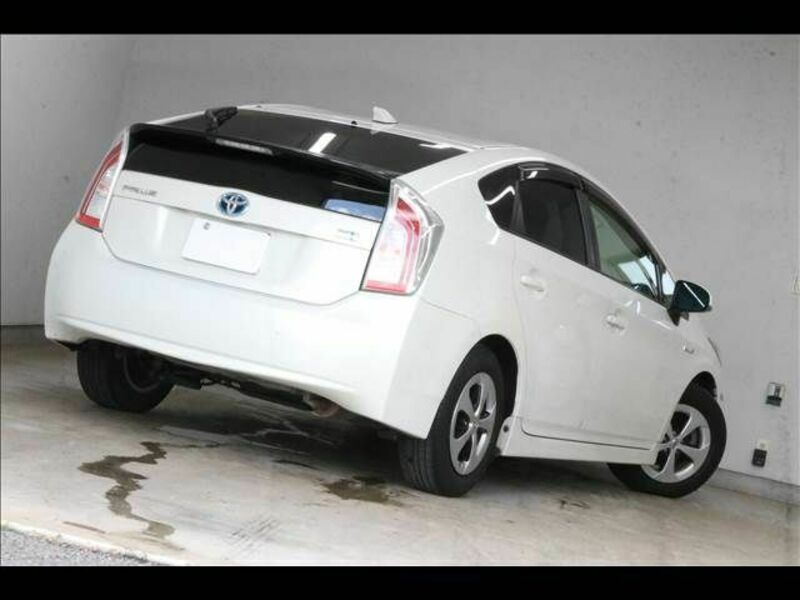 PRIUS-11