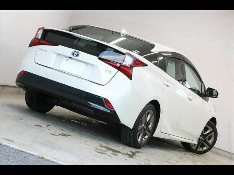 PRIUS-11