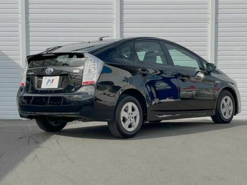 PRIUS-17