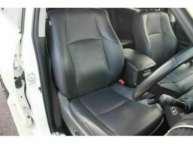 LAND CRUISER PRADO-15