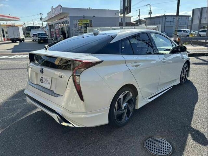 PRIUS-4