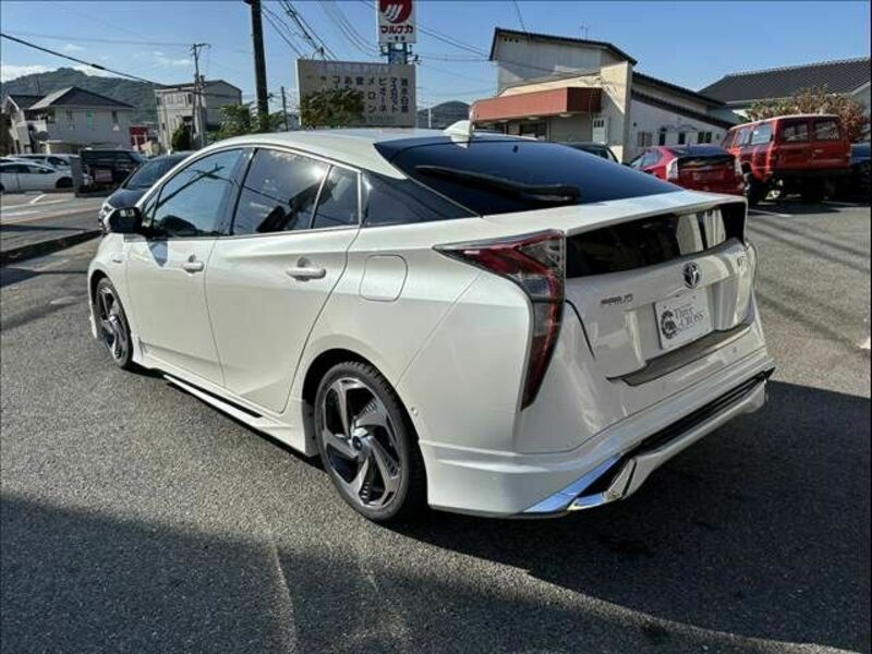 PRIUS-6