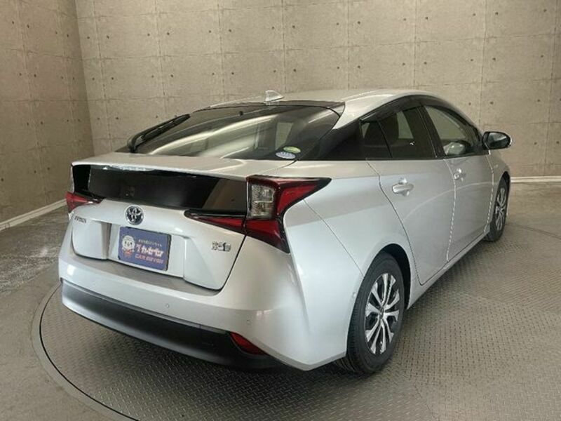 PRIUS-3