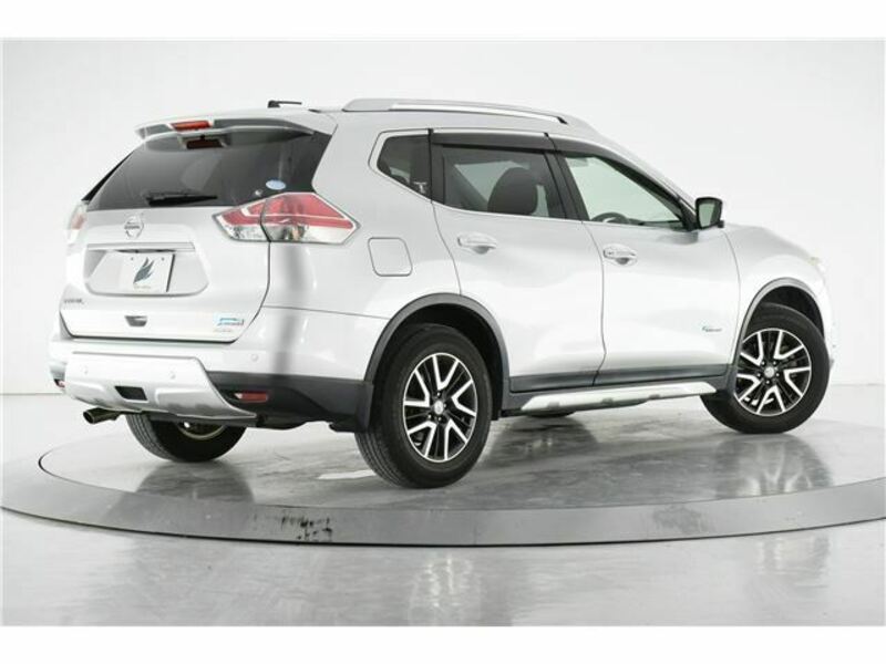 X-TRAIL-1