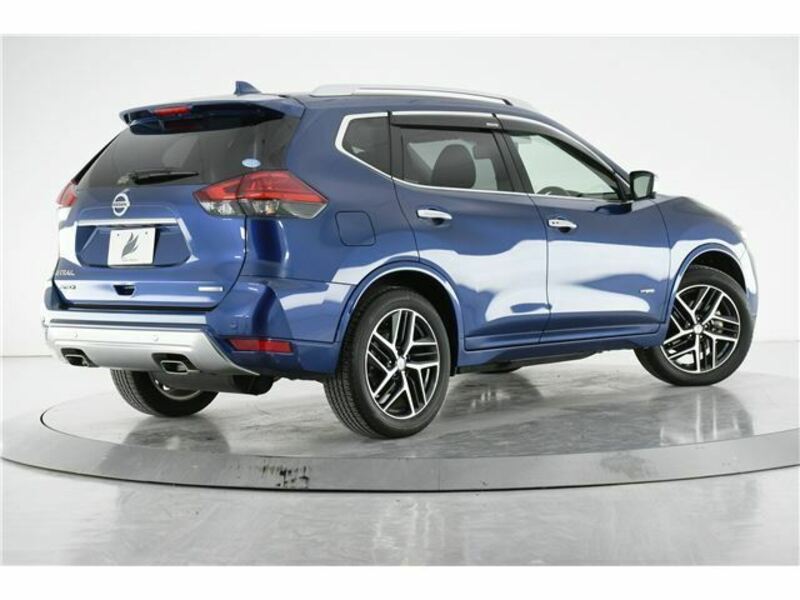 X-TRAIL-1