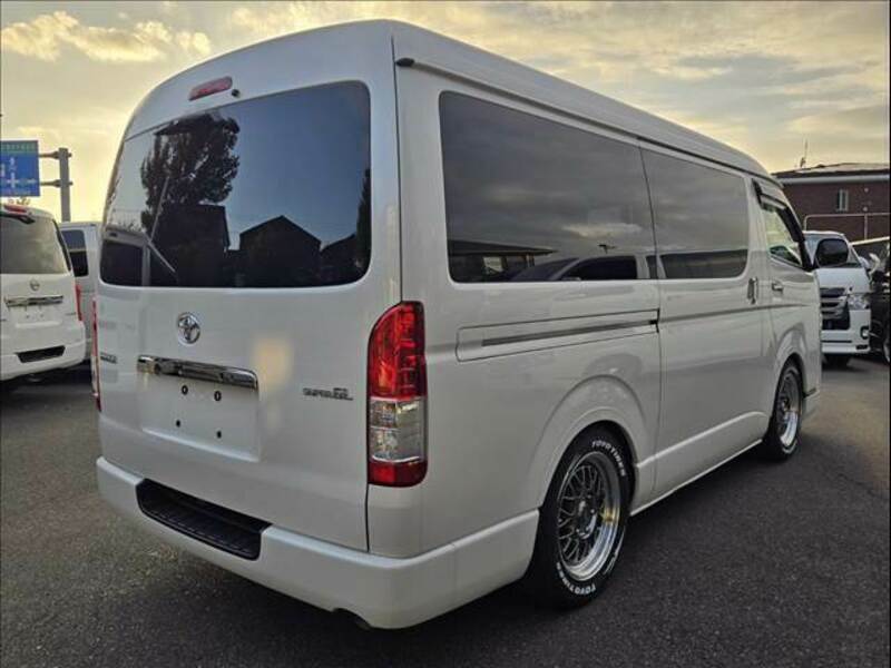 HIACE VAN-9