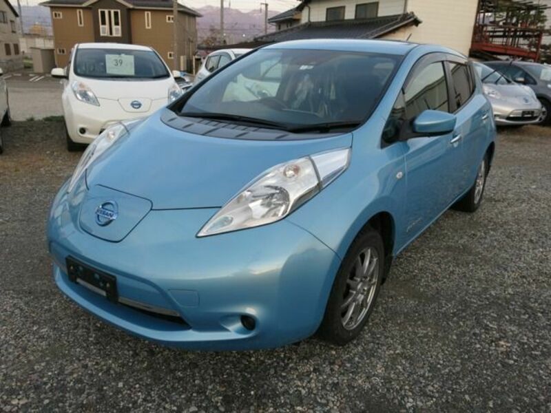 NISSAN　LEAF