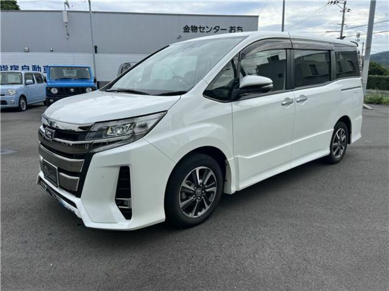 TOYOTA　NOAH