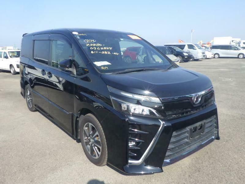 TOYOTA　VOXY