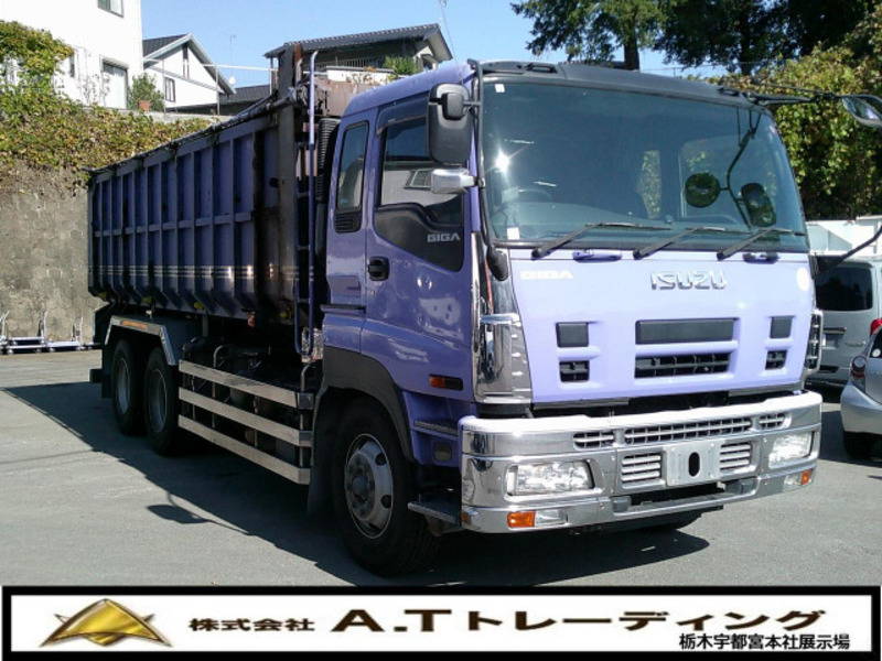 ISUZU　GIGA