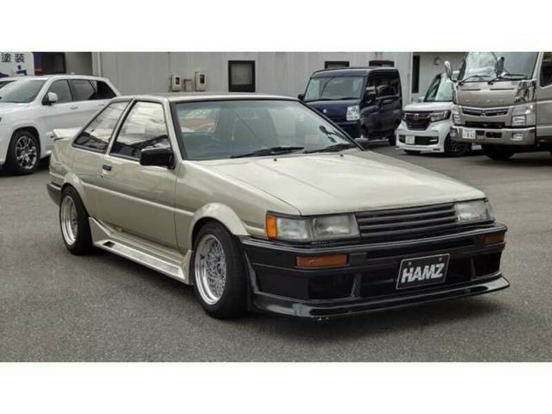 TOYOTA　COROLLA LEVIN