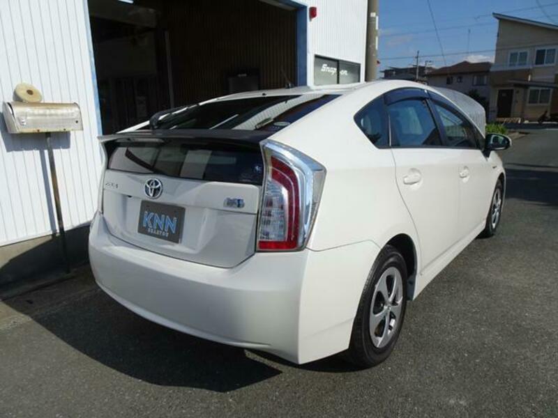 PRIUS-4