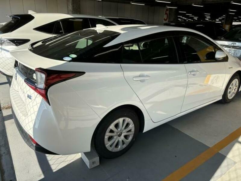 PRIUS-8