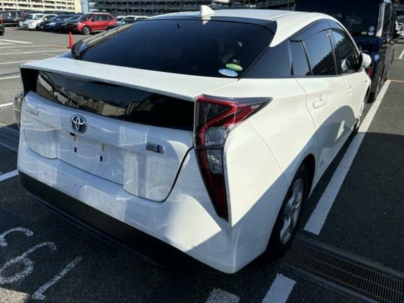 PRIUS-4