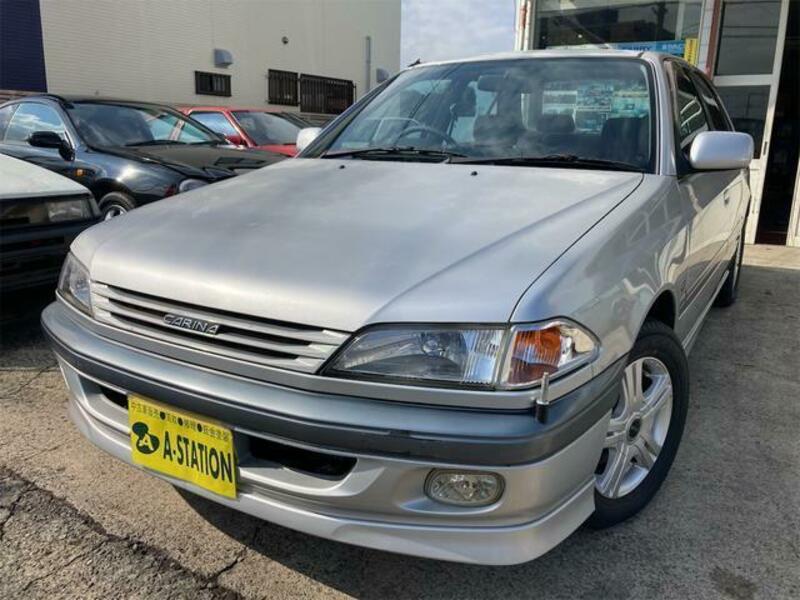 TOYOTA　CARINA