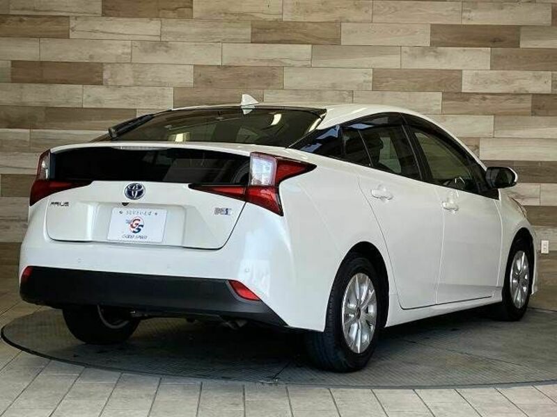 PRIUS-16