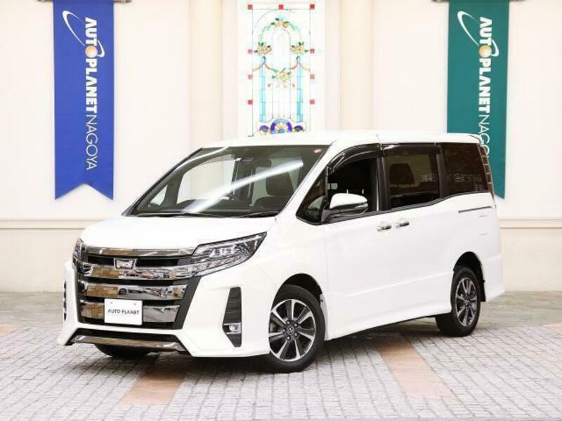 TOYOTA　NOAH