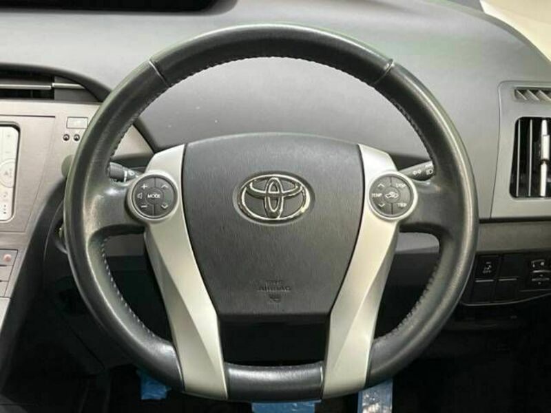 PRIUS-11