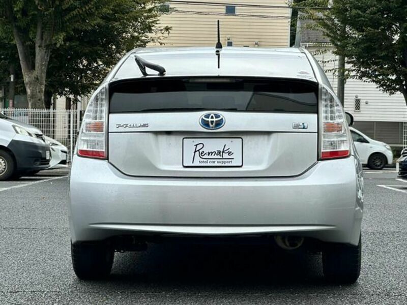 PRIUS-4