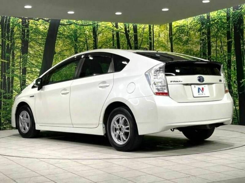 PRIUS-16