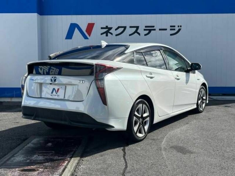 PRIUS-17