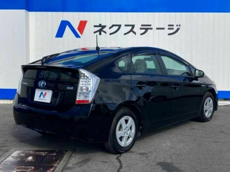 PRIUS-17