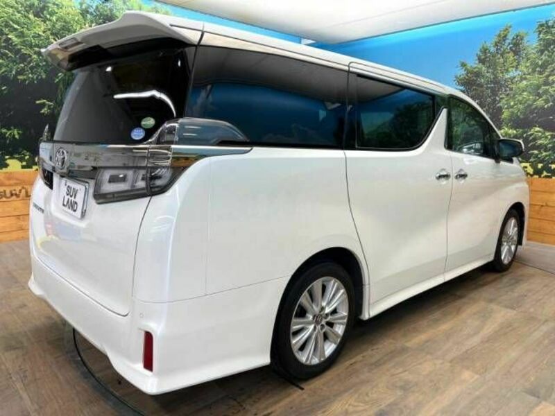 VELLFIRE-17