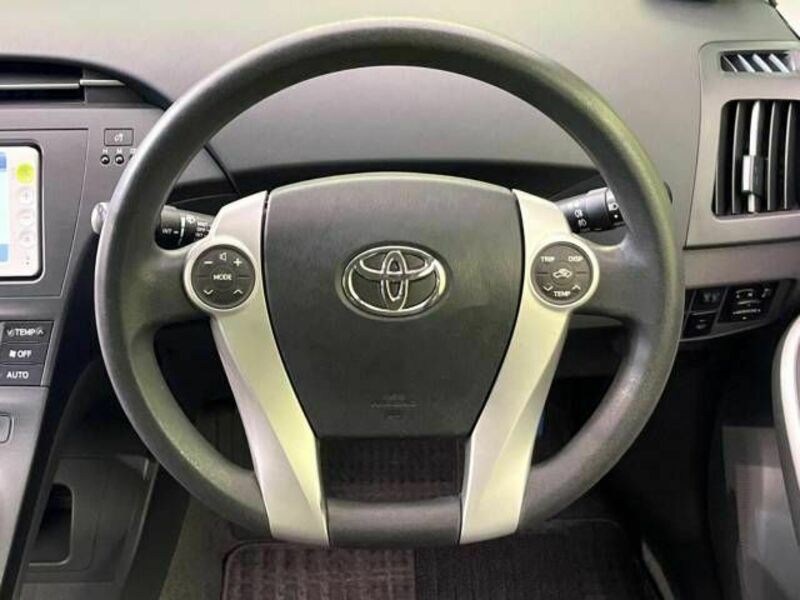 PRIUS-11