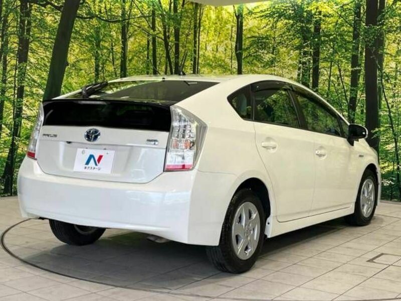 PRIUS-17