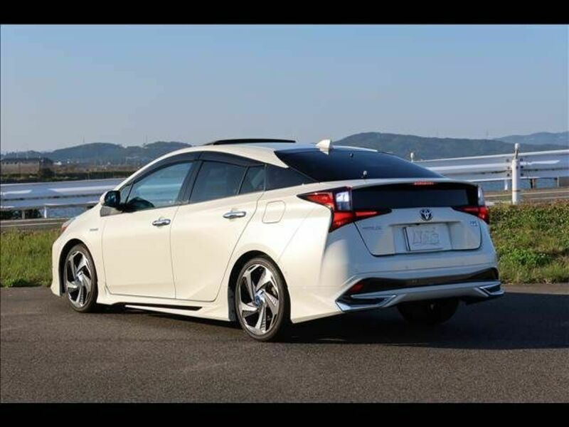 PRIUS-3