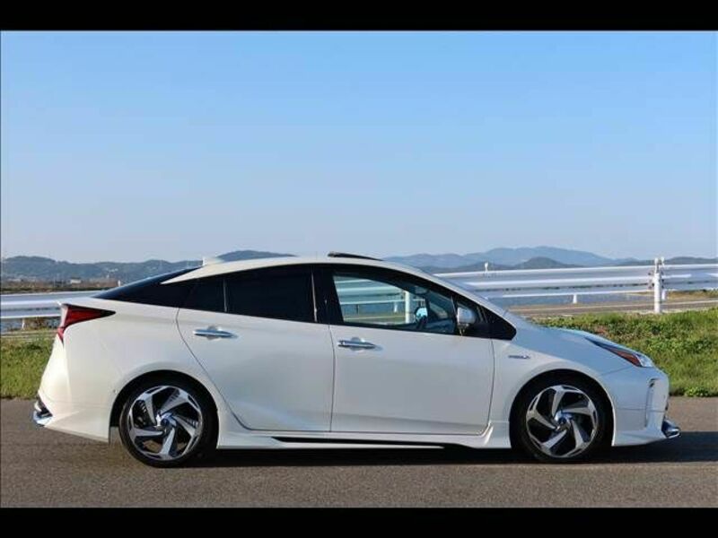 PRIUS-6