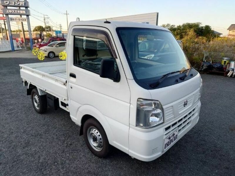 NISSAN　NT100 CLIPPER