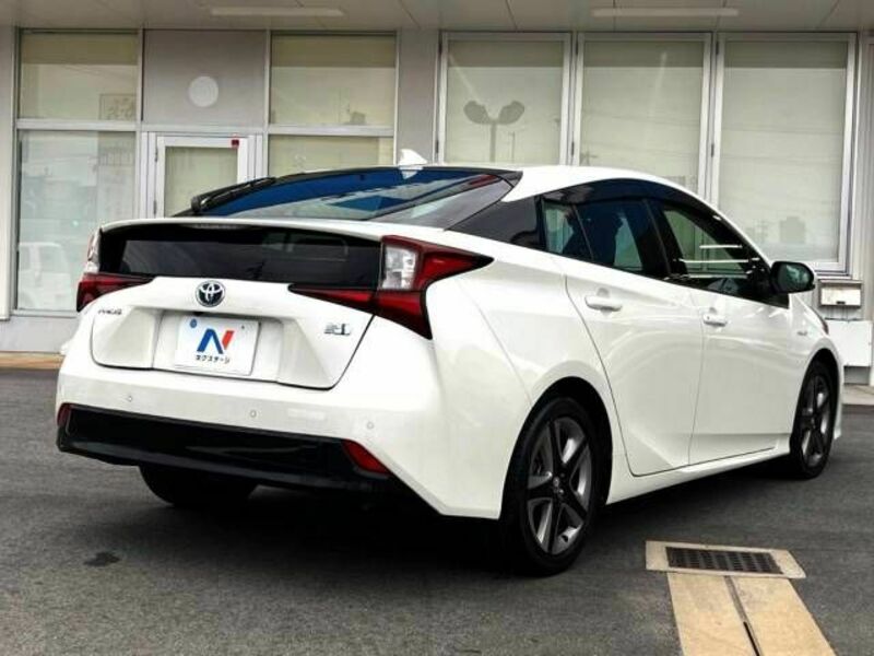 PRIUS-17