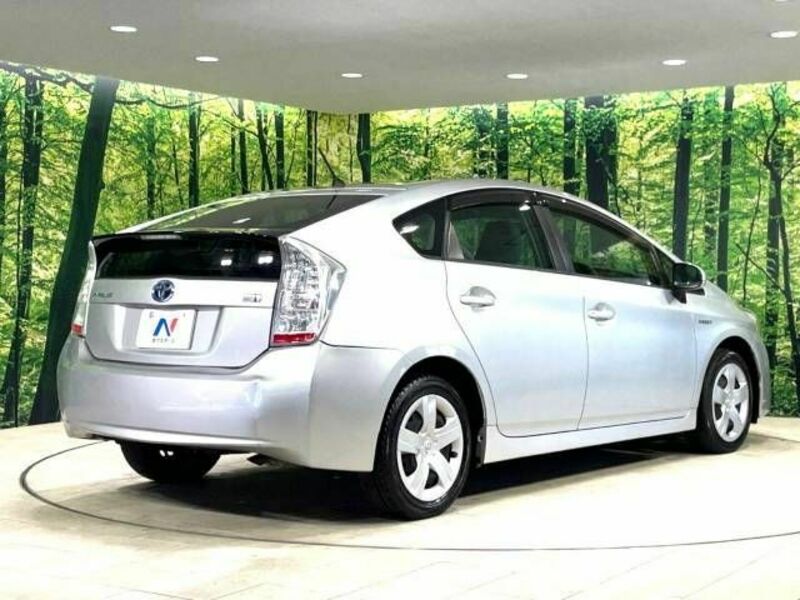 PRIUS-17