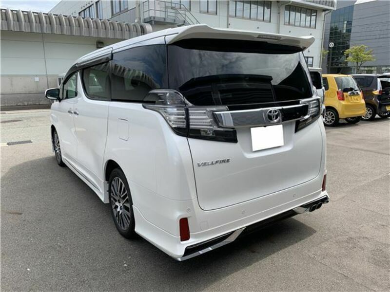 VELLFIRE-35