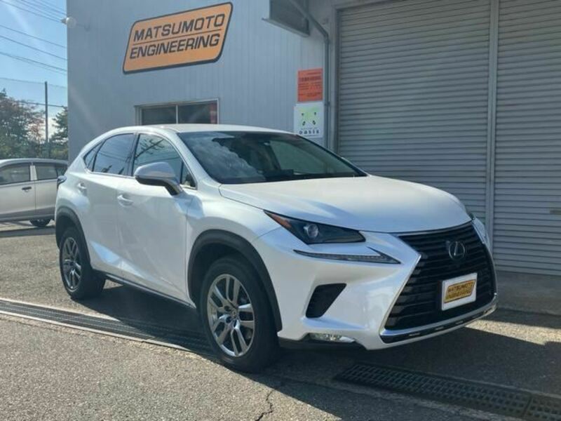 LEXUS　NX