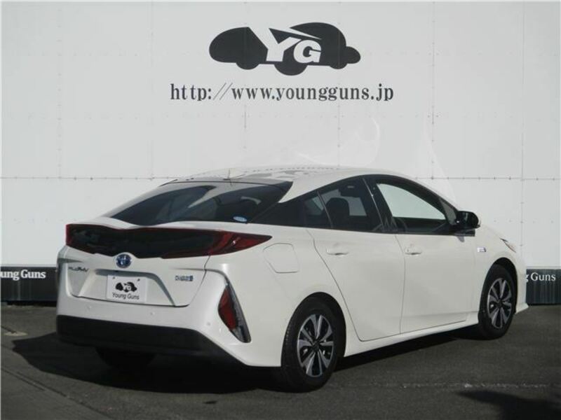 PRIUS PHV-16