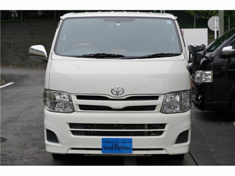 HIACE VAN-1