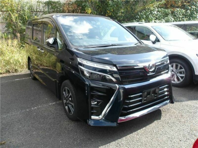 TOYOTA　VOXY