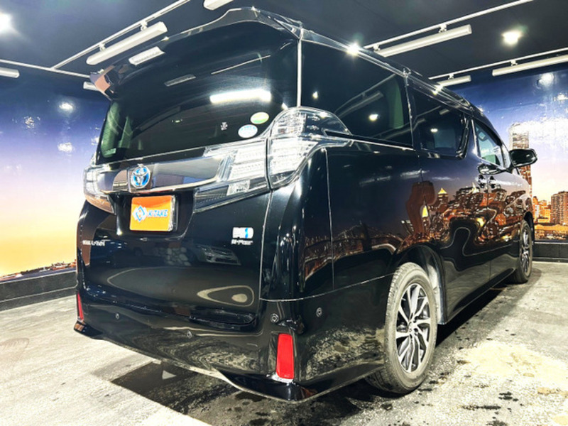 VELLFIRE-11