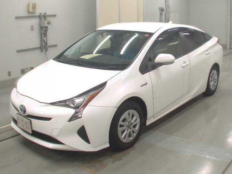 TOYOTA　PRIUS