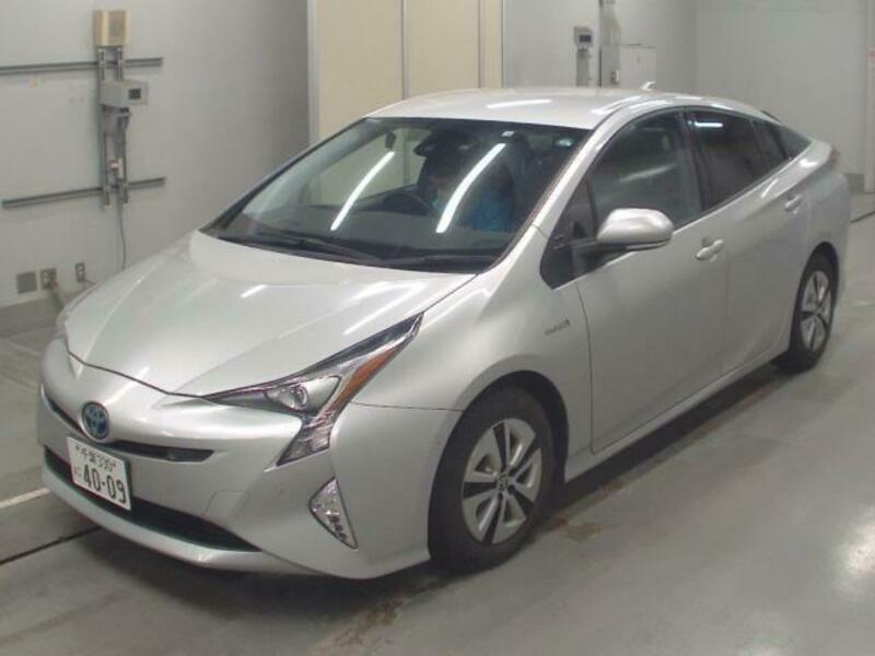 TOYOTA　PRIUS