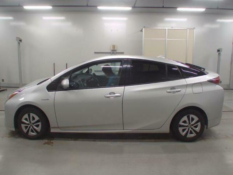 PRIUS-3