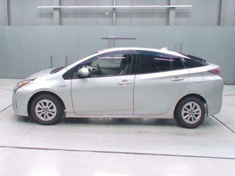 PRIUS-4