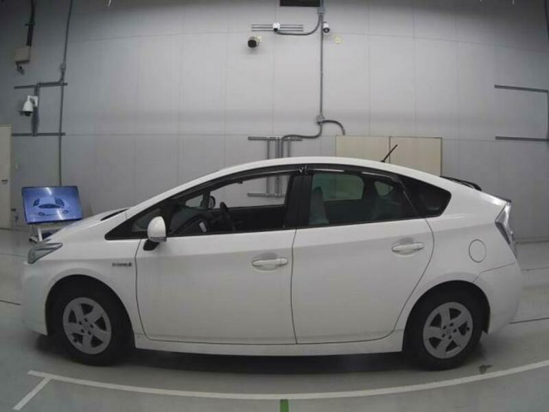 PRIUS-4