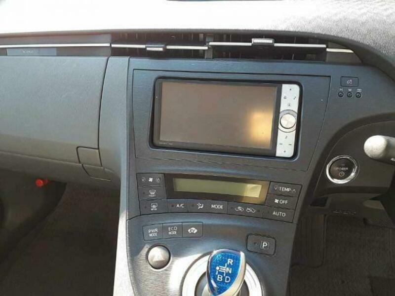 PRIUS-10