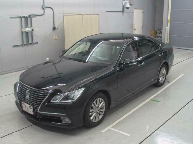 TOYOTA　CROWN