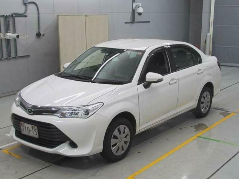 TOYOTA　COROLLA AXIO