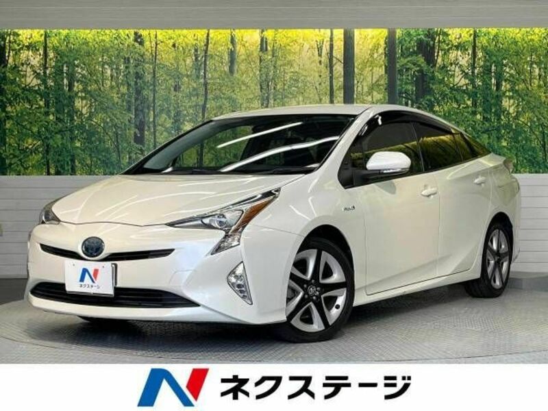 TOYOTA　PRIUS